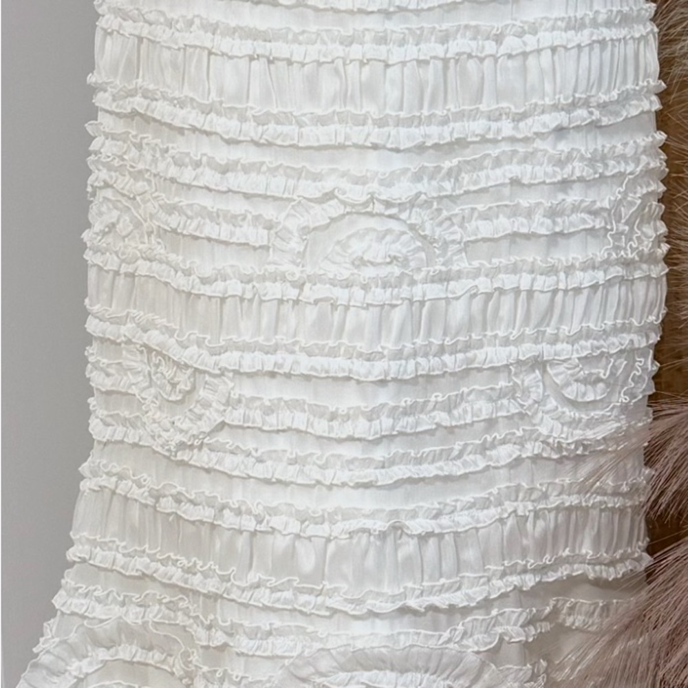 Elegant White Wedding Dress by San Patrick - Picture 8 of 11